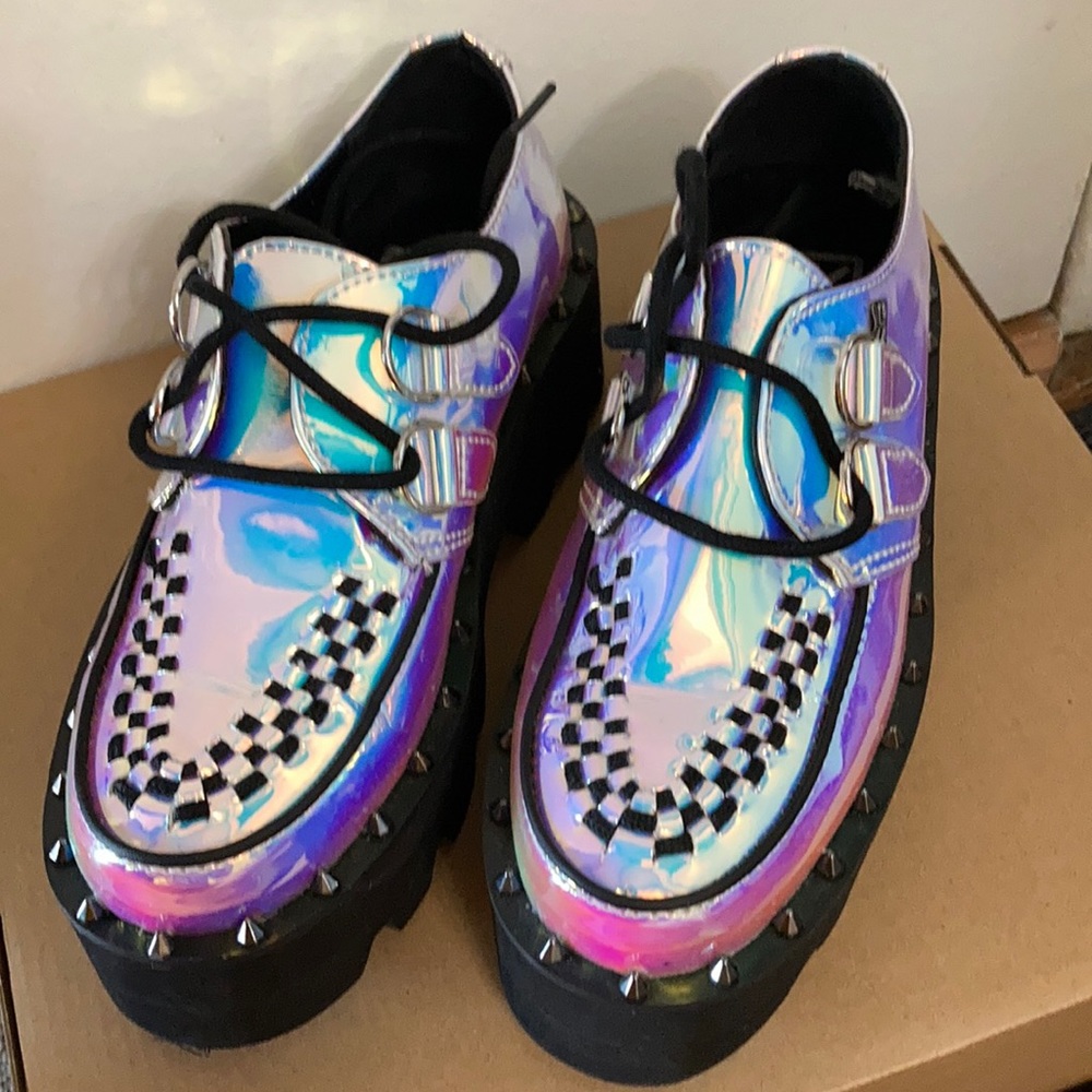 T.U.K. Holographic Dino Sole Platform Creeper